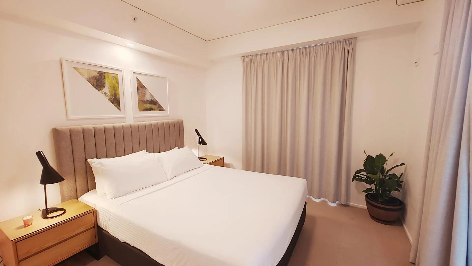 Homestay City Oasis Room & Parking Brisbane Australia